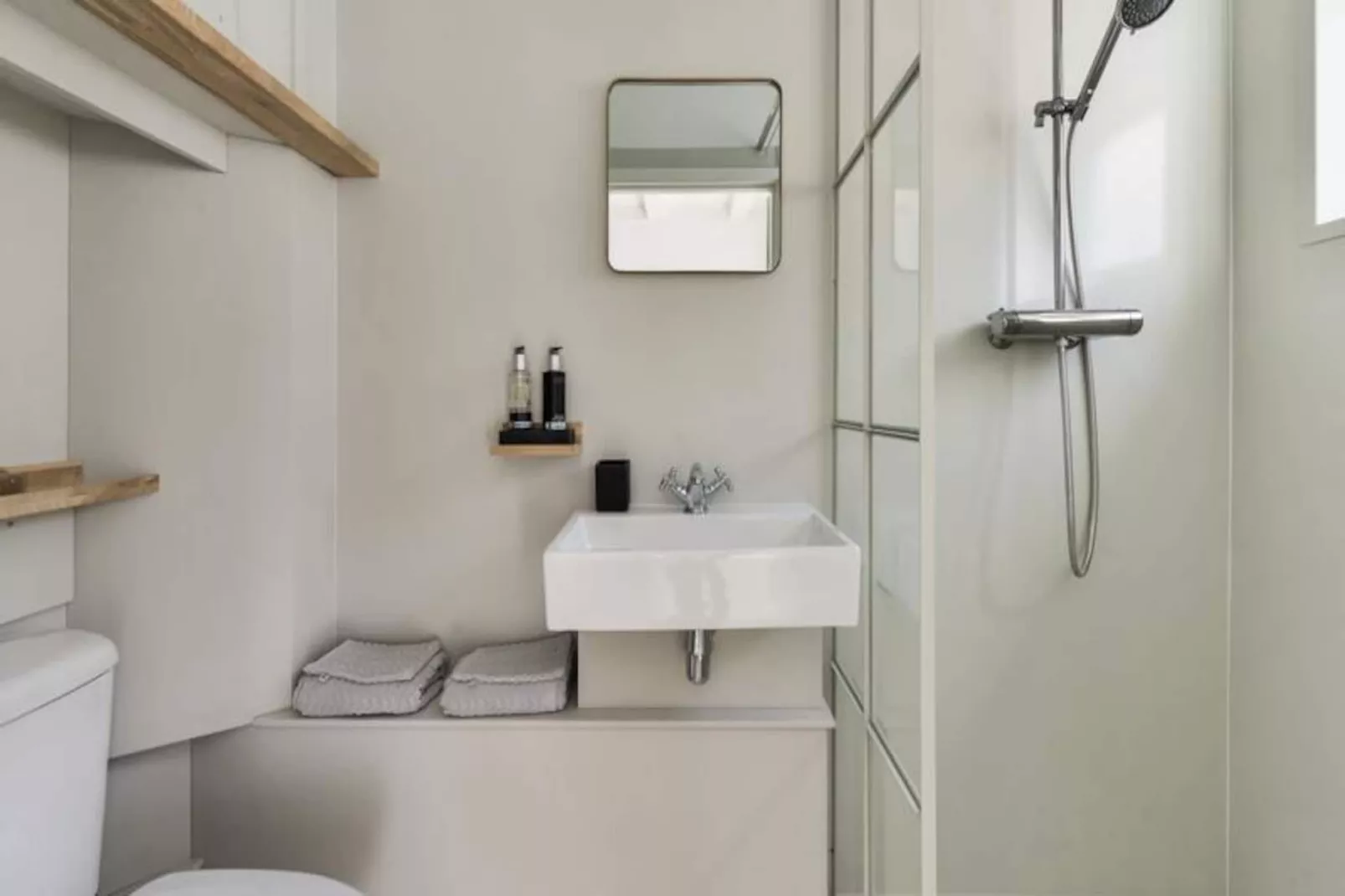 Villa Loft Apartment With Light Garden Room-Nicht zugeordnet