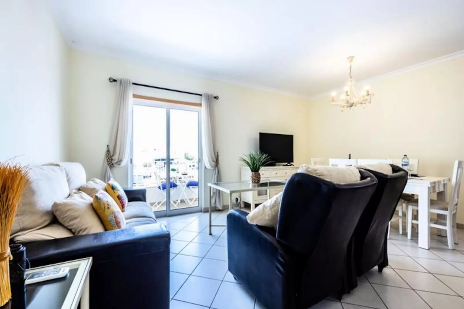 Altura Beach Apartment-Untagged