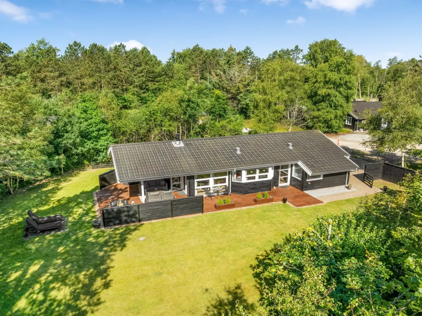 "Arny" - 1.5km from the sea-Outside