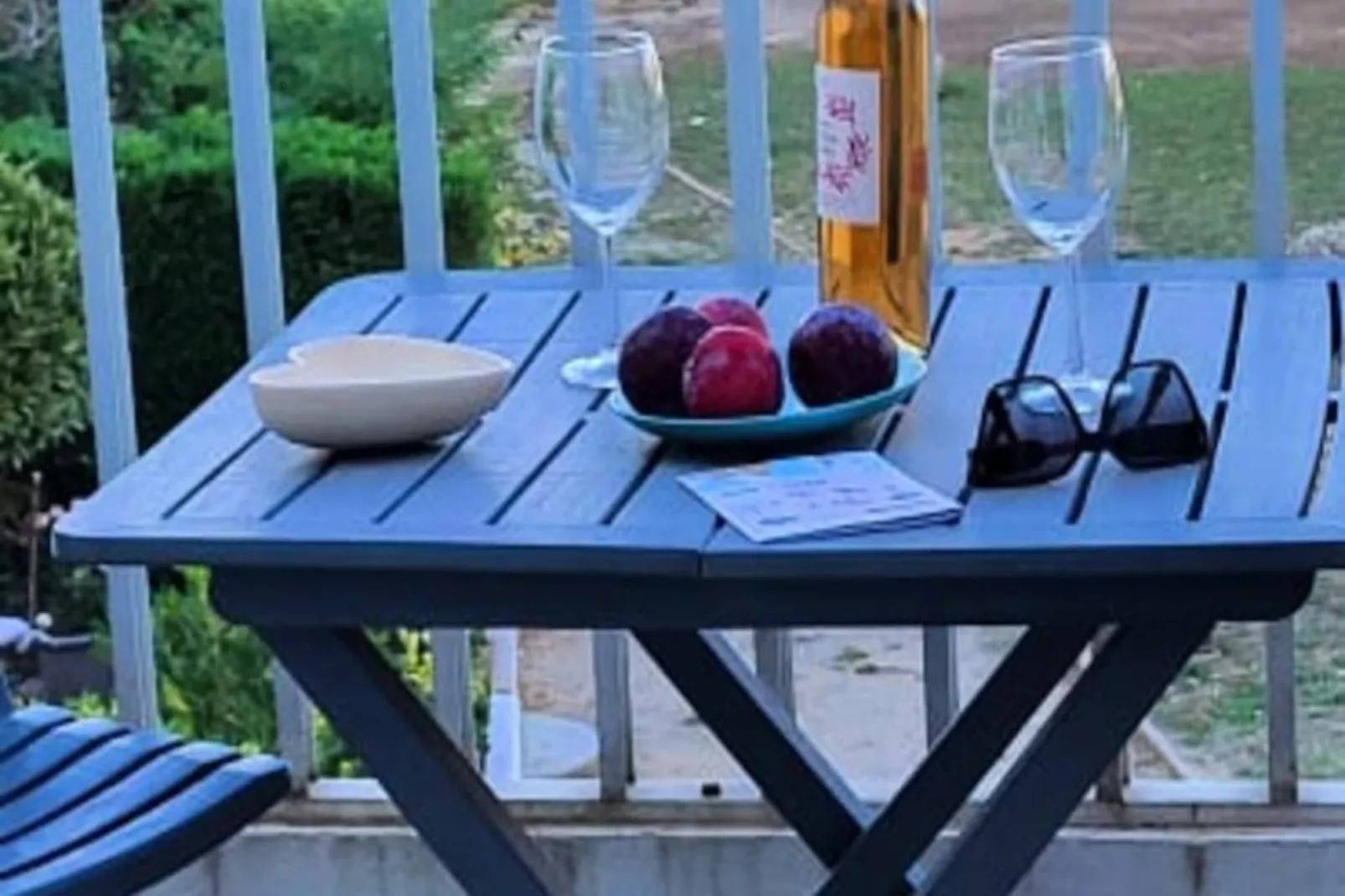 Résidence La Croisi&egrave;re : Vue Sur Les Bateaux, Balcon, R&eacute;nov&eacute;, Climatis&eacute;, Parking, .-Non tagué