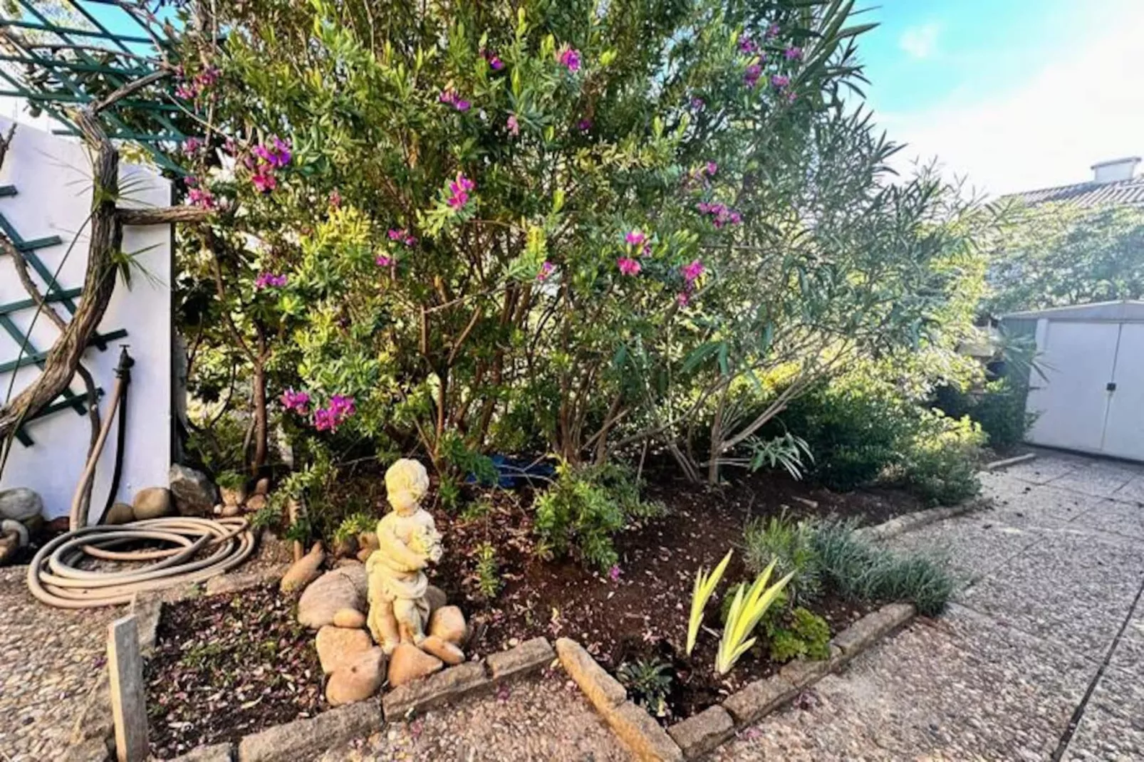 Résidence Les Pinedes - Un Jardin Fleuri &agrave; C&ocirc;t&eacute; De La Plage-Nicht zugeordnet