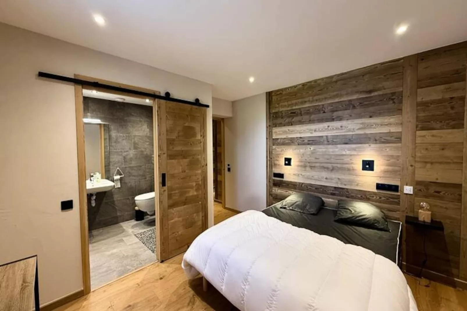 Résidence Complexe Aiguilles-Untagged