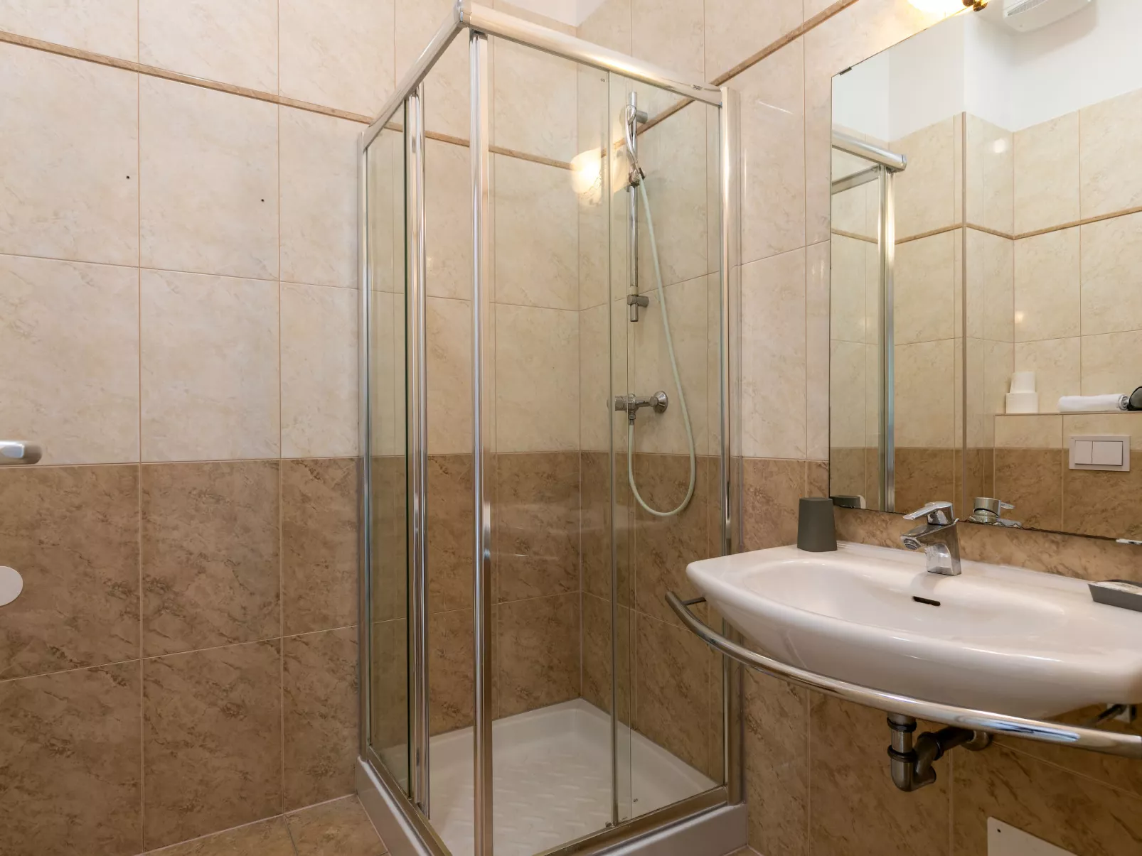 Aparthotel Rotonda Inn-Drinnen