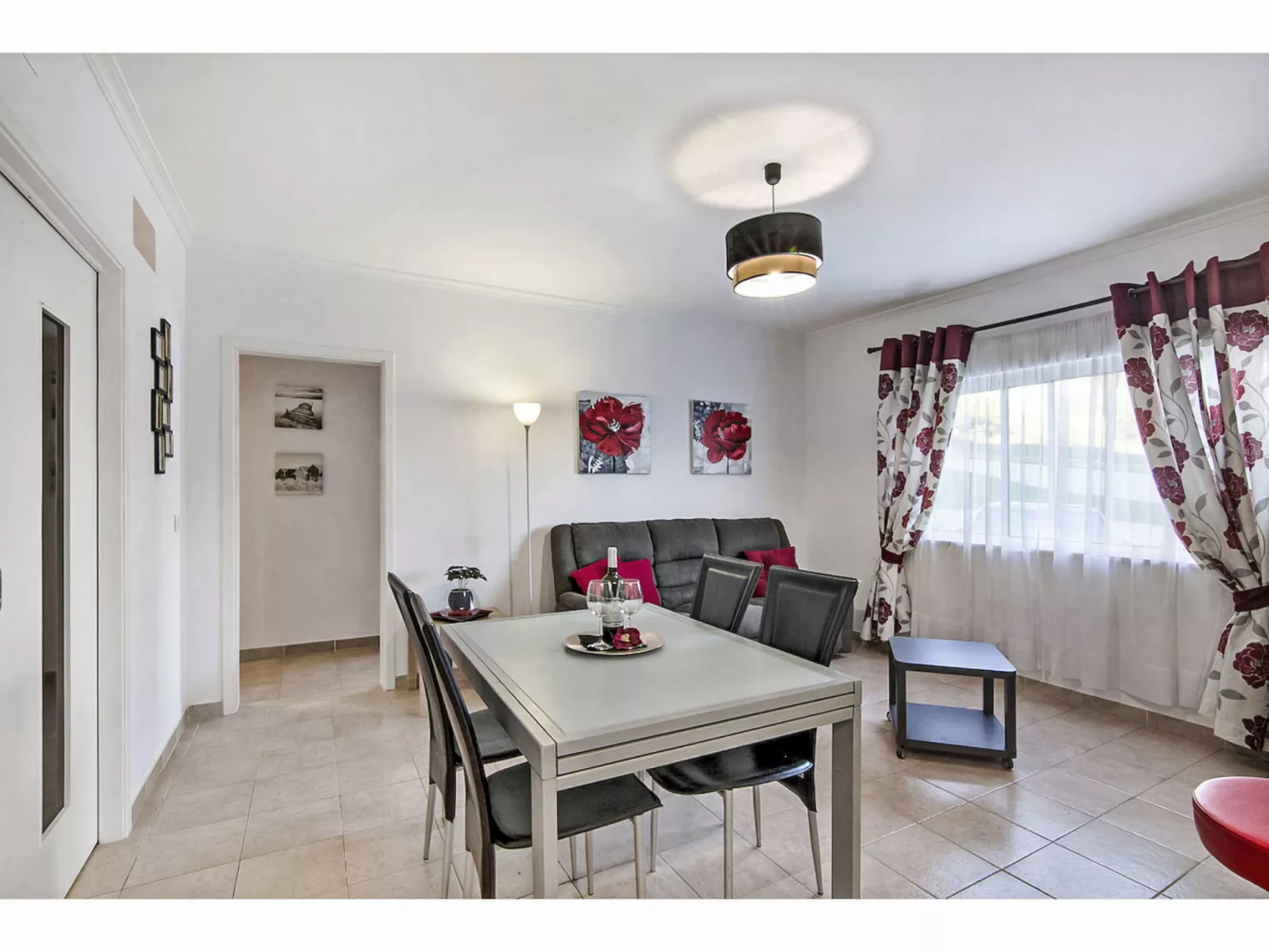 Manelito House - Sunny Way-Drinnen