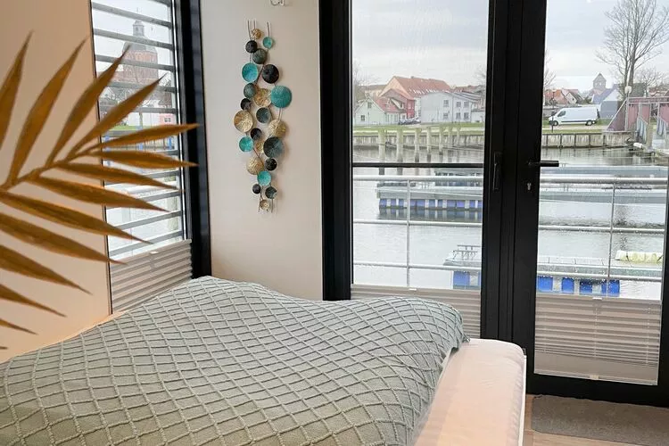 Houseboat Floating House Küstennebel 2 44 m²-Bedroom