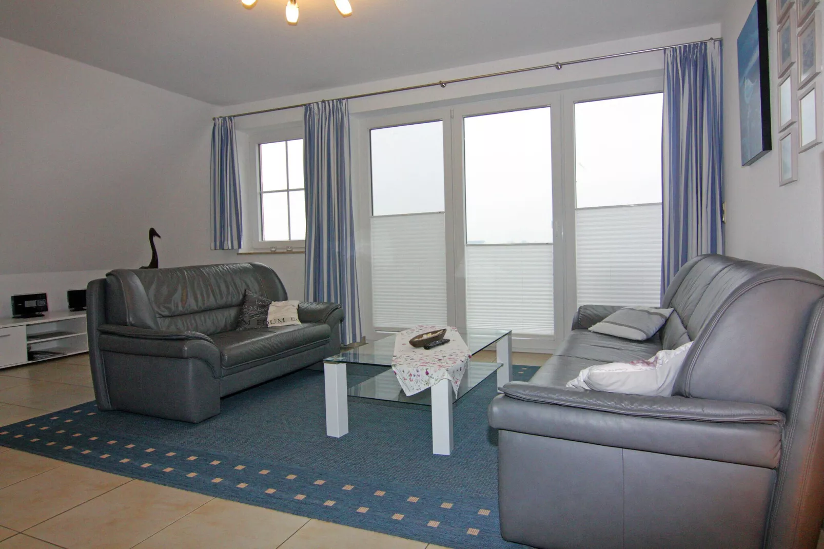 Ferienwohnung Seemöwe im Fährhaus Vieregge-Living room