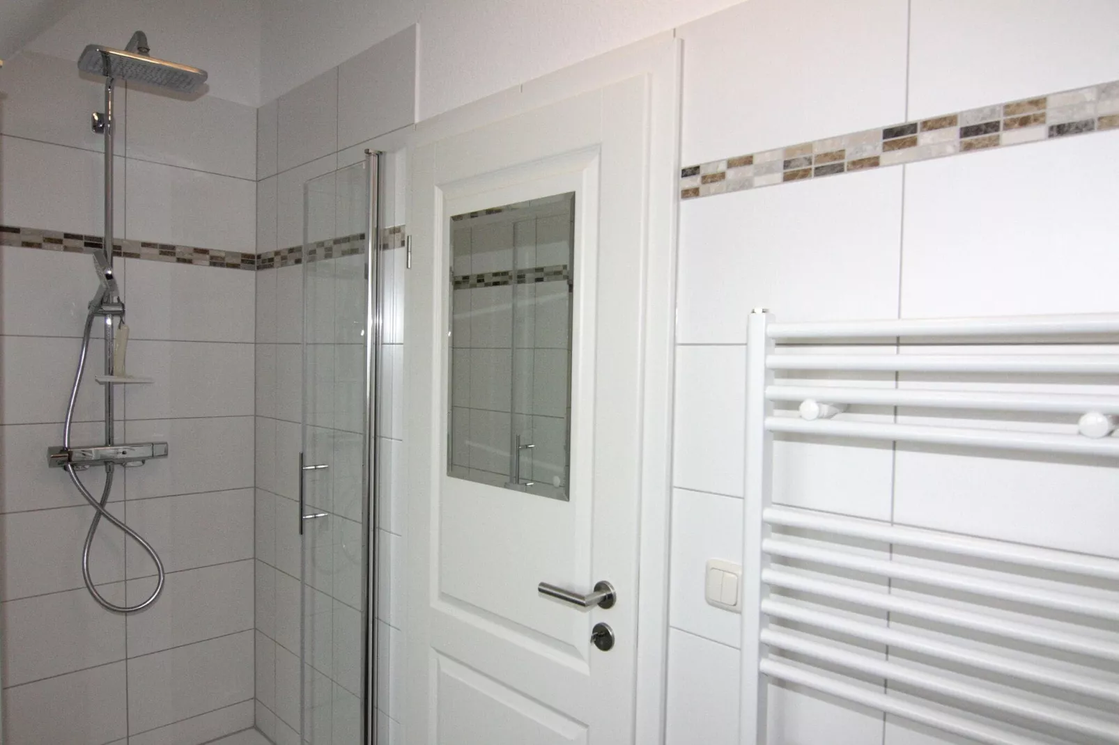 Ferienwohnung Seemöwe im Fährhaus Vieregge-Bathroom