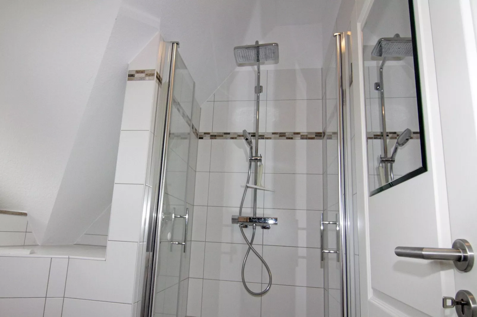 Ferienwohnung Seemöwe im Fährhaus Vieregge-Bathroom