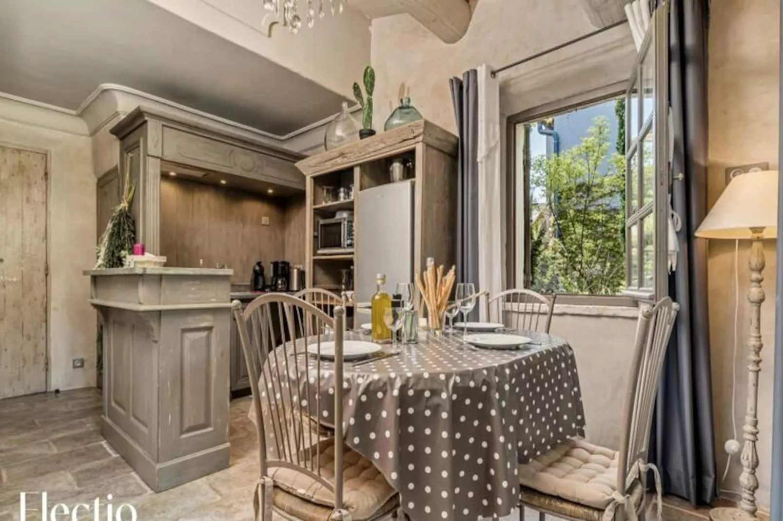 Loggia 5 Rosier | R&eacute;sidence Les Petitons-Untagged