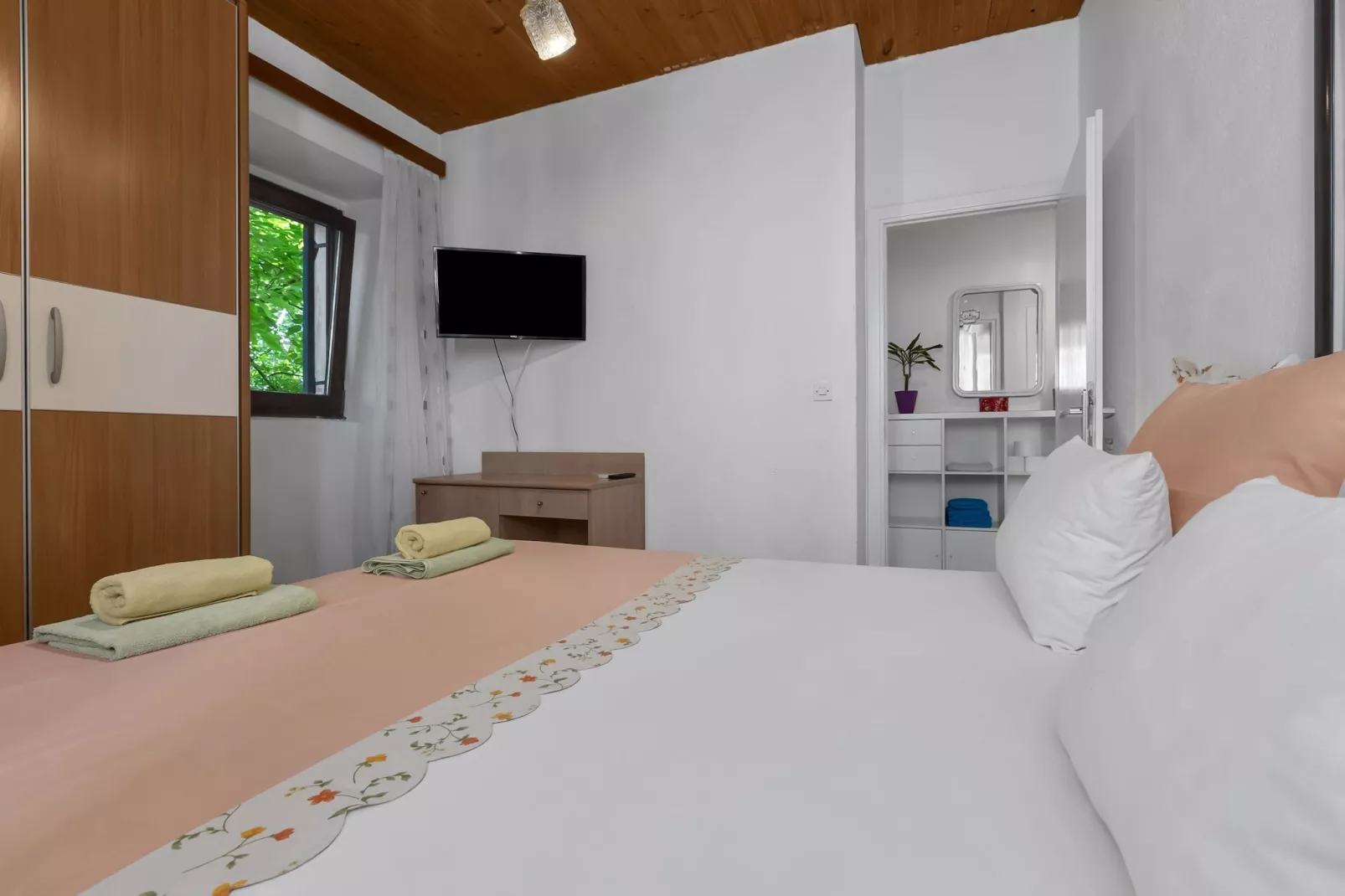 Apartments Kata - Three Bedroom Apartment with Balcony-Bedroom