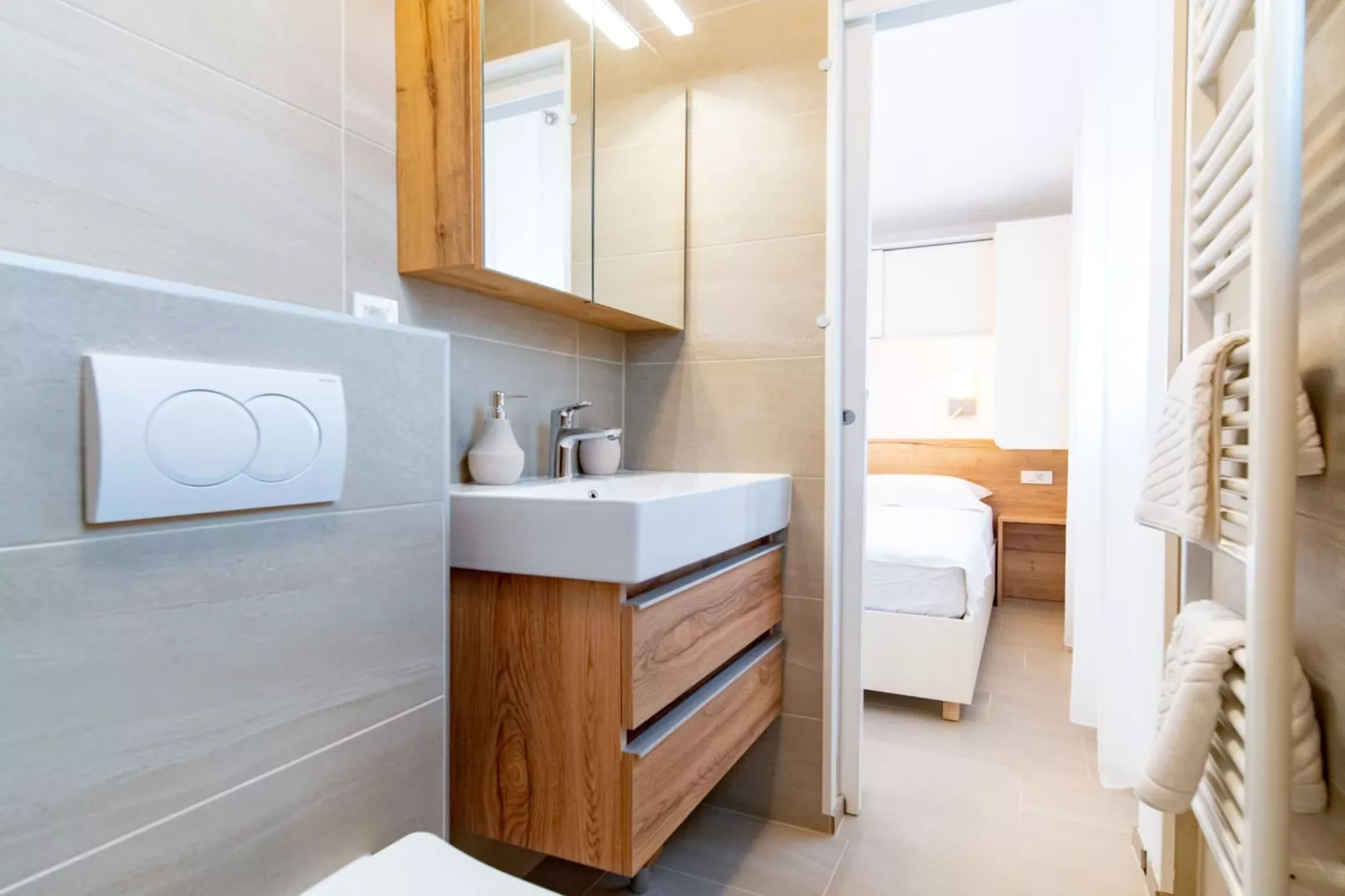 Apartments Arti Homes Rab Banjol - Two Bedroom Apartment With Terrace (Arti 4)-Salle de bain