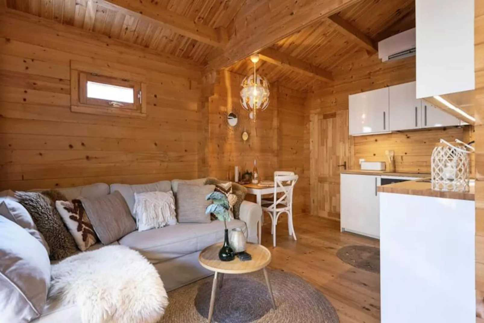 The Sea Lodge-Non tagué