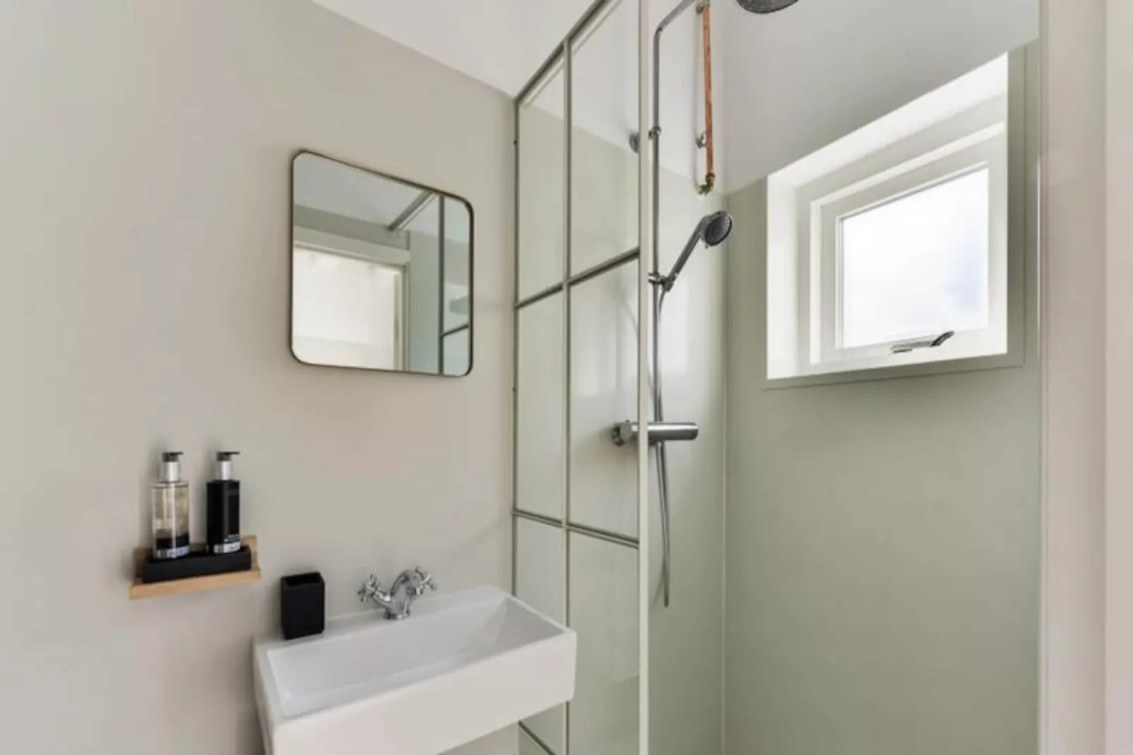 Villa Loft Apartment With Light Garden Room-Nicht zugeordnet