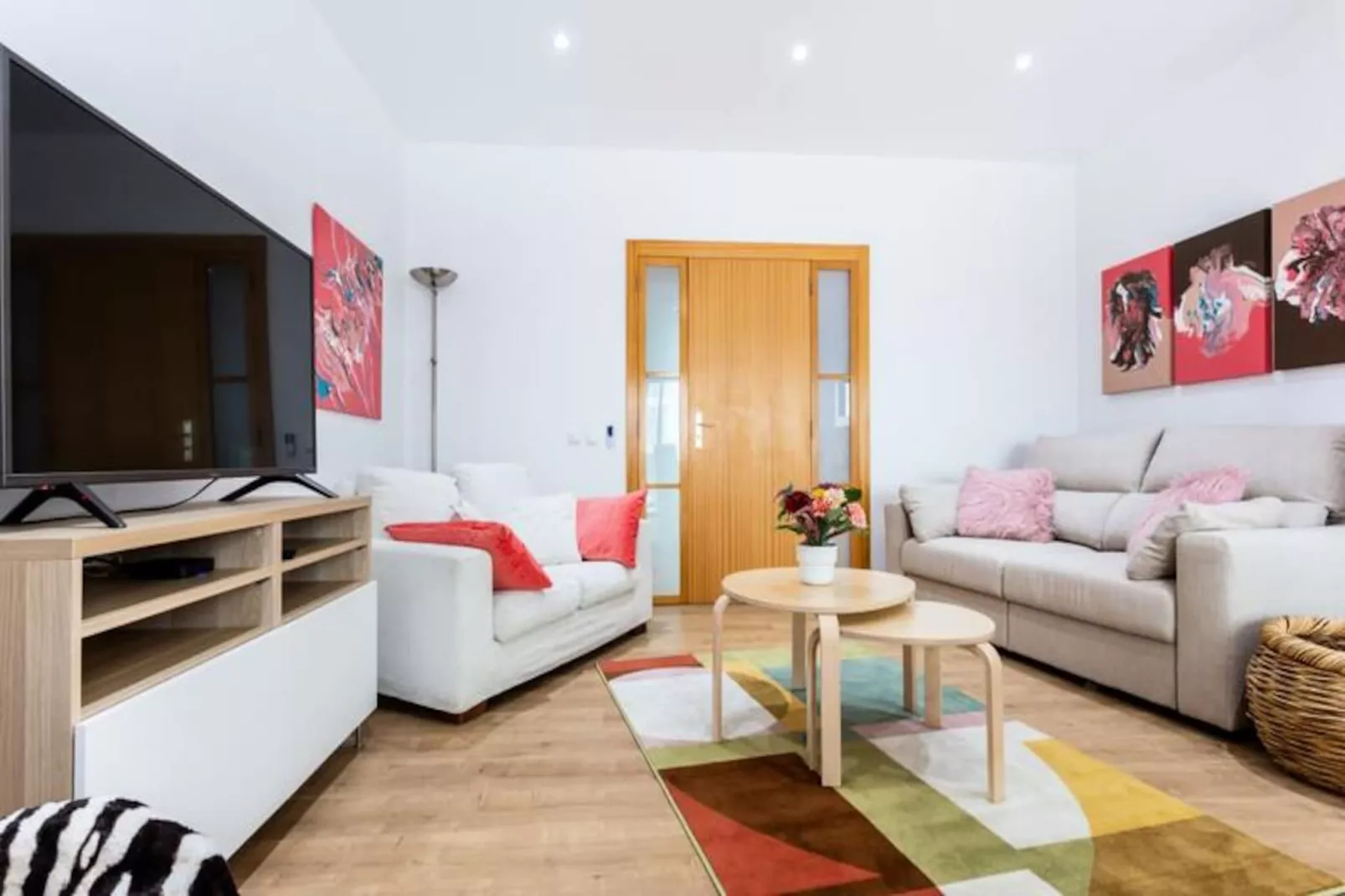 Artistic And Stylish Apartment-Non tagué