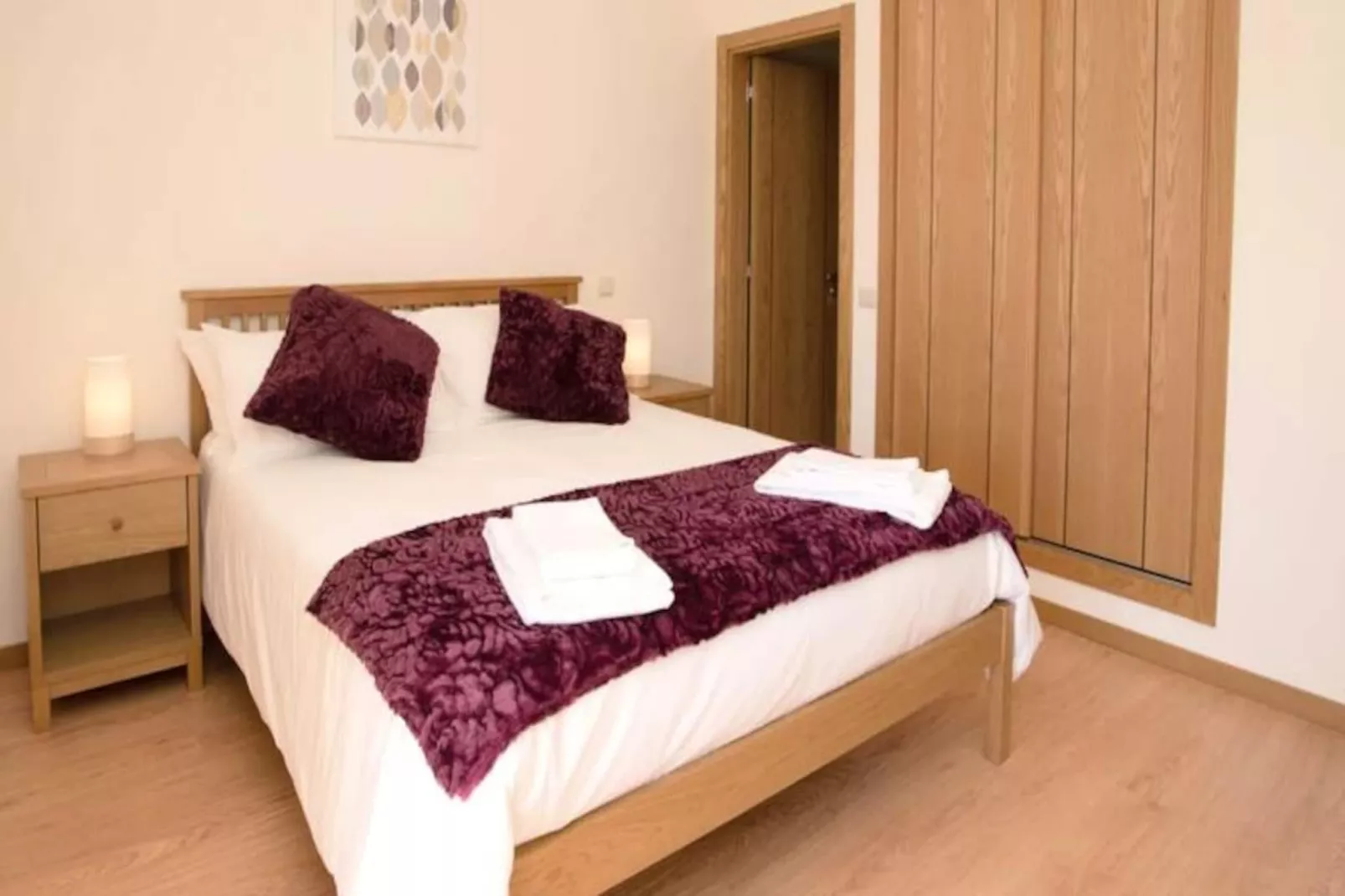 Central Modern 2-bed Apartment Arma&ccedil;&atilde;o De Pera-Nicht zugeordnet