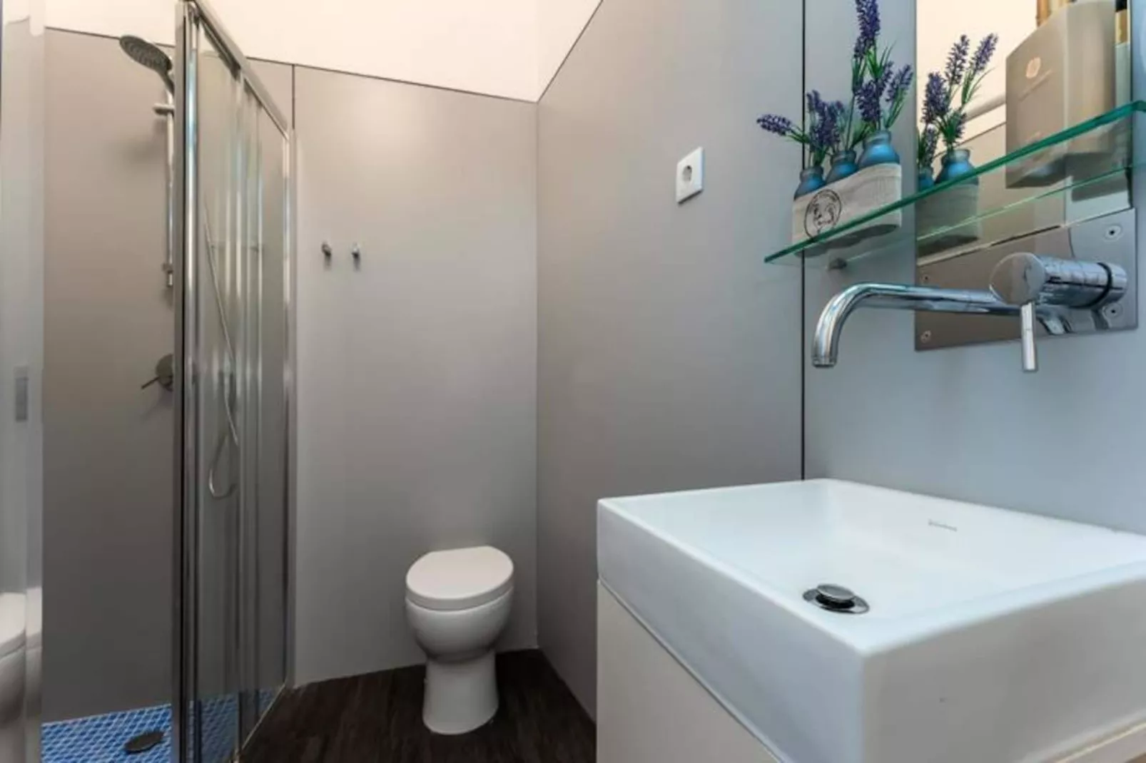 Dourada Townhouse - Olh&atilde;o-Non tagué