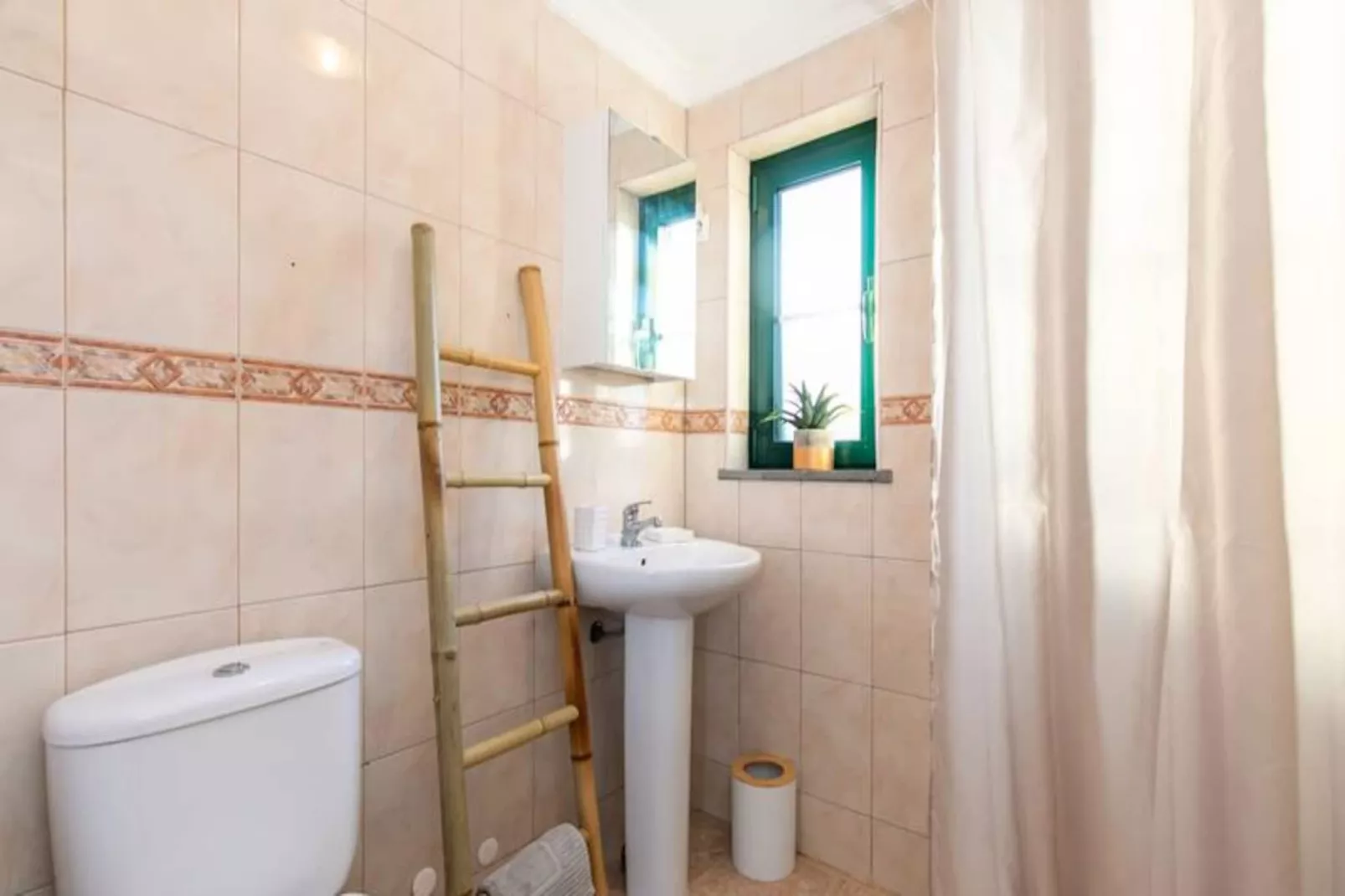 Casa Verde - Traditional Townhouse-Non tagué