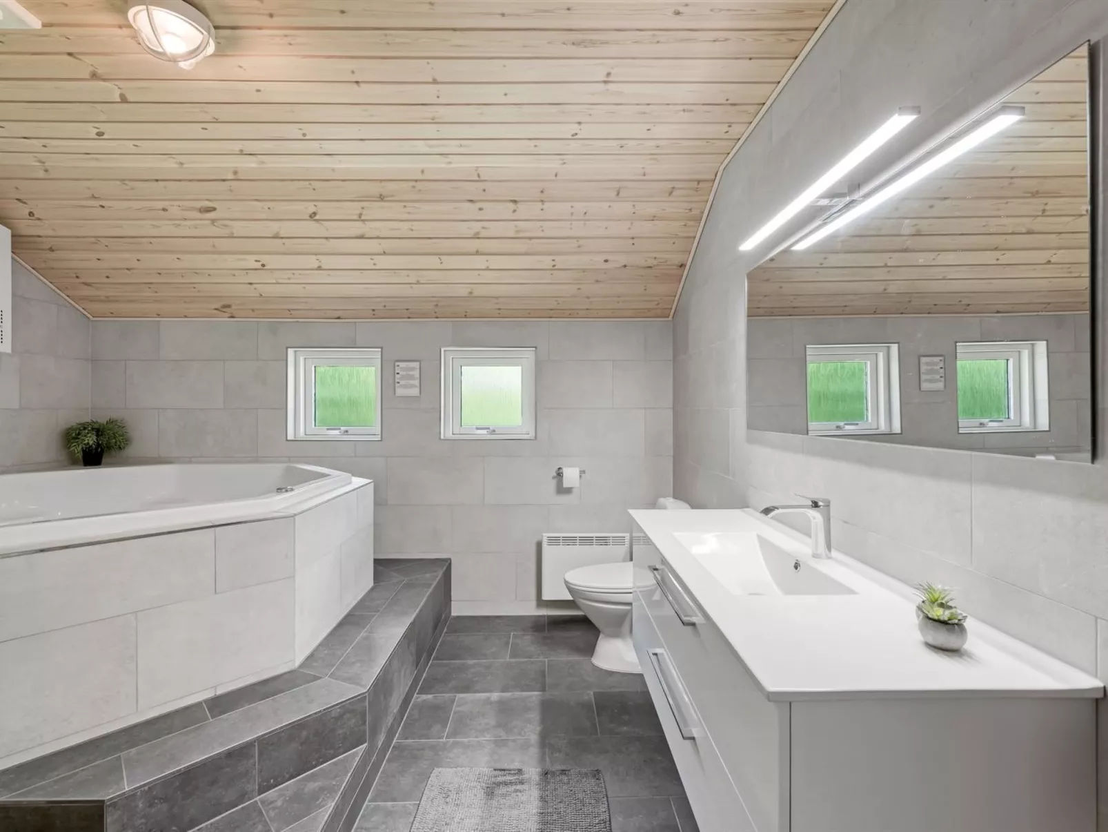 "Akule" - 10km from the sea-Inside