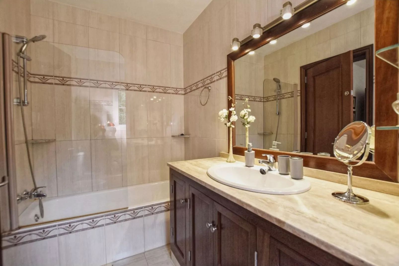 Tórtolas-Bathroom