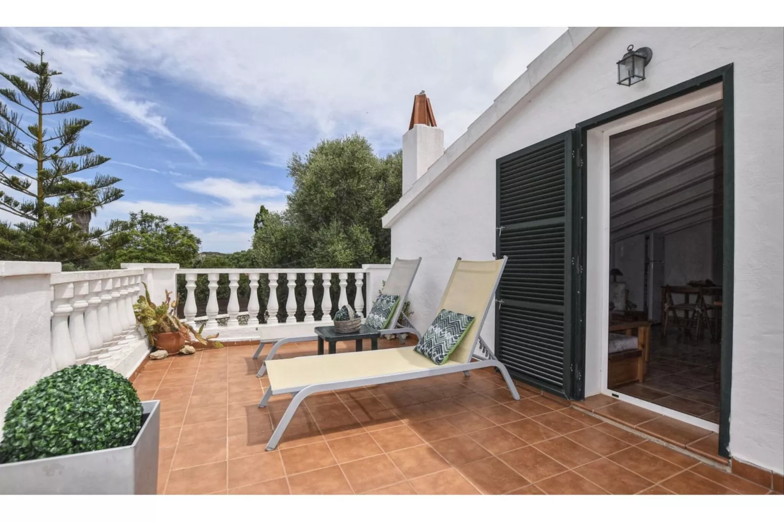Tórtolas-Terrace balcony