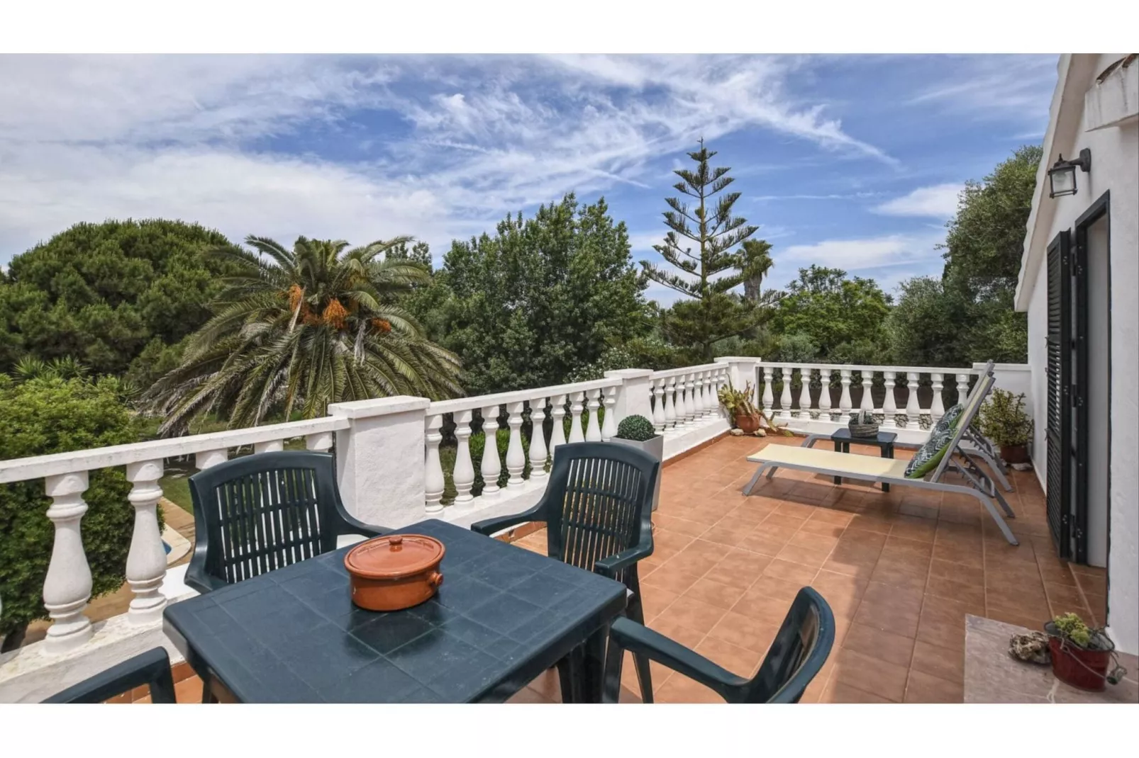 Tórtolas-Terrace balcony