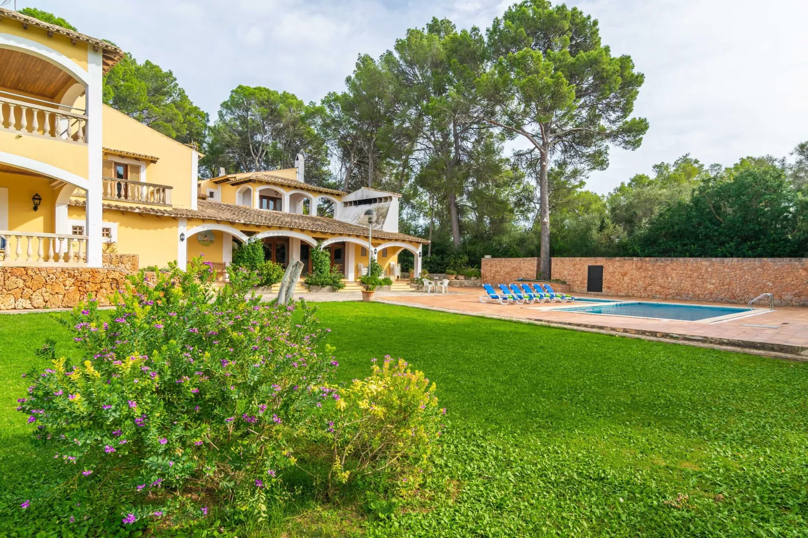 Finca Son Pou-Exterior summer