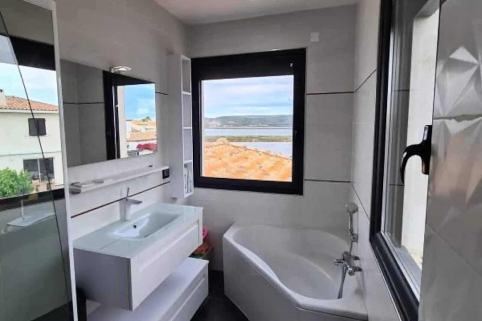 Le Luxe Entre Mer Et &eacute;tang Soir&eacute;es Interdites-Non tagué