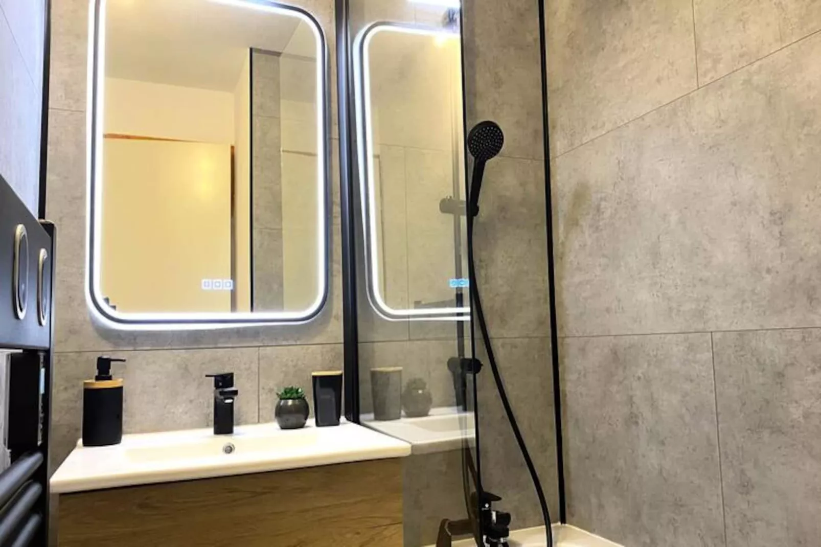 Résidence Les Jardins De Val-Non tagué