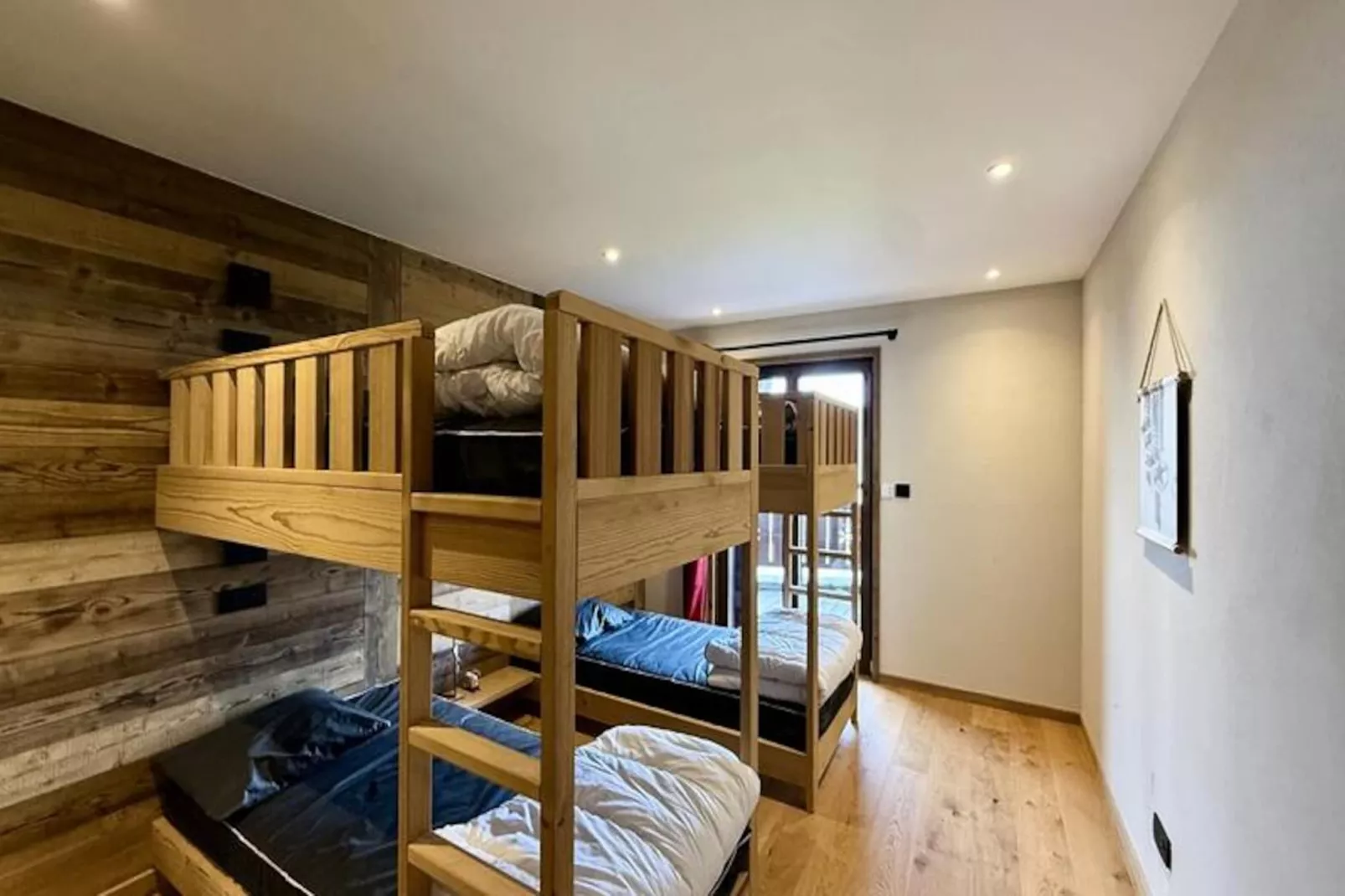 Résidence Complexe Aiguilles-Untagged