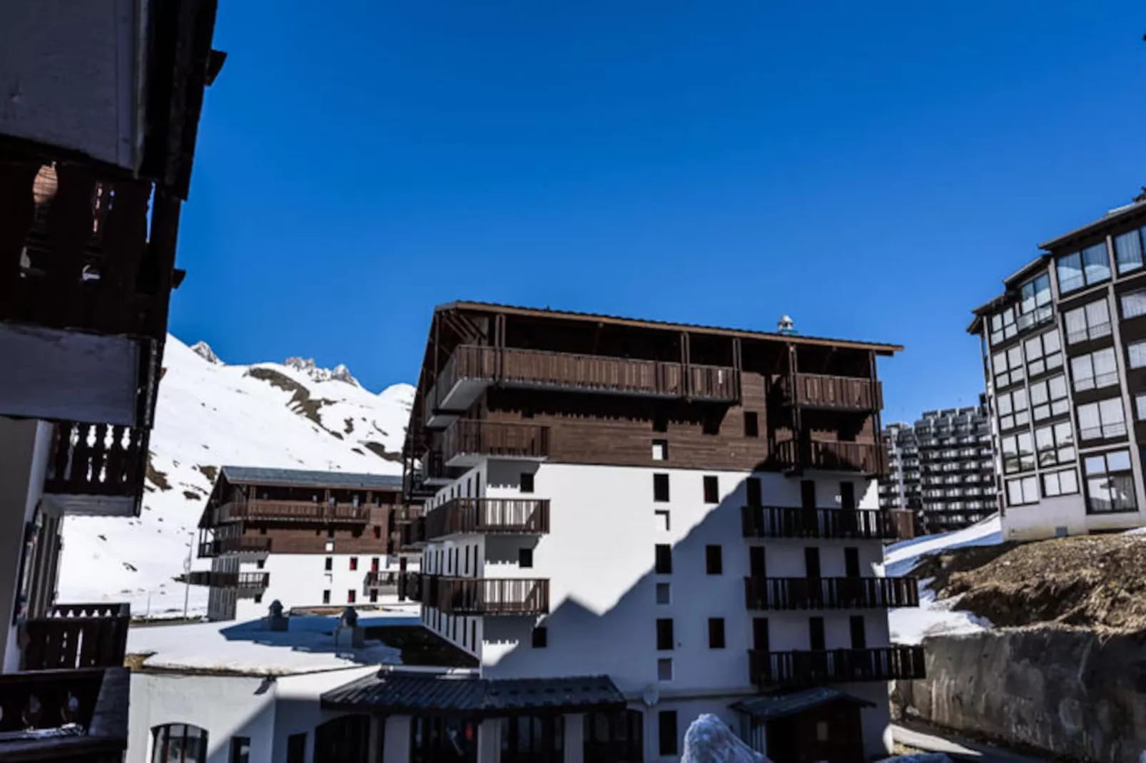 Chalet Club Iv - Blanchot-Untagged