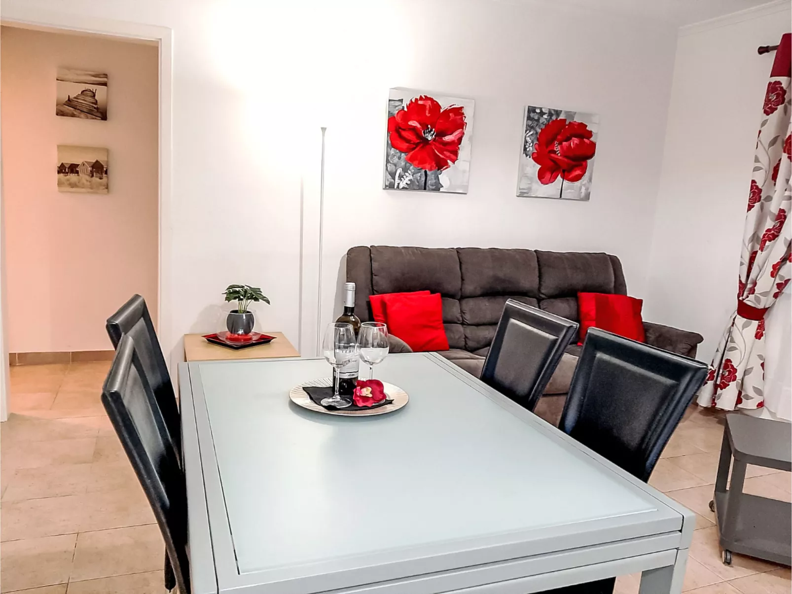 Manelito House - Sunny Way-Drinnen