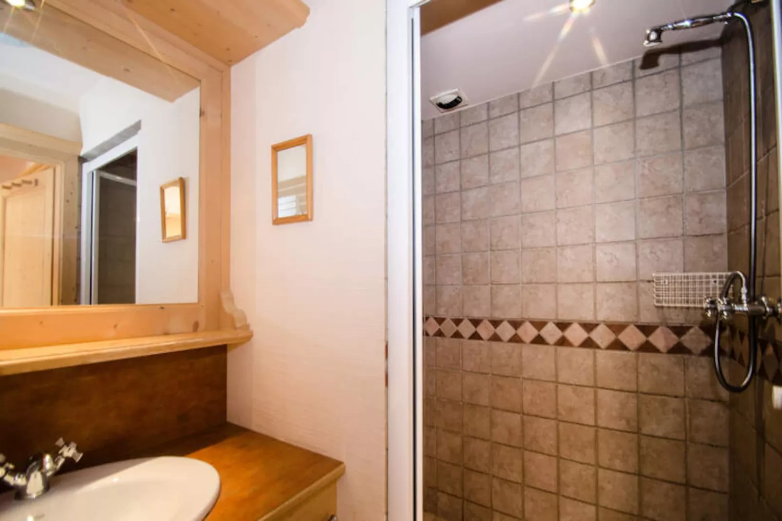 Chalets Du Savoy-Non tagué