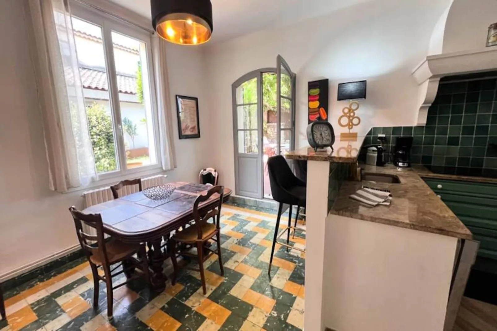 Elivi : Maison De Ville Avec Jardin &agrave; Deux Pas Du Centre Historique-Non tagué