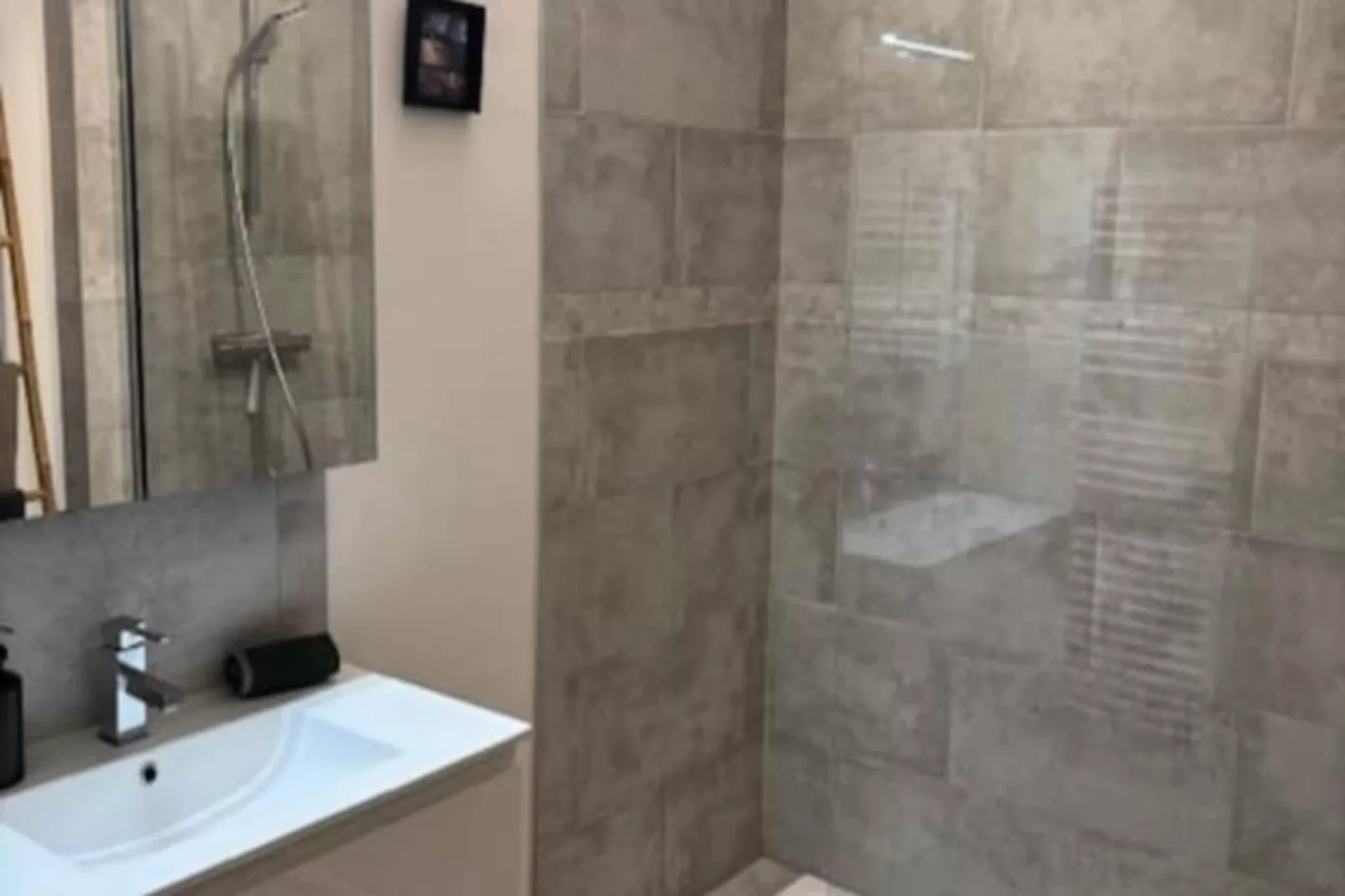 Le Chant Des Cigales-Nicht zugeordnet