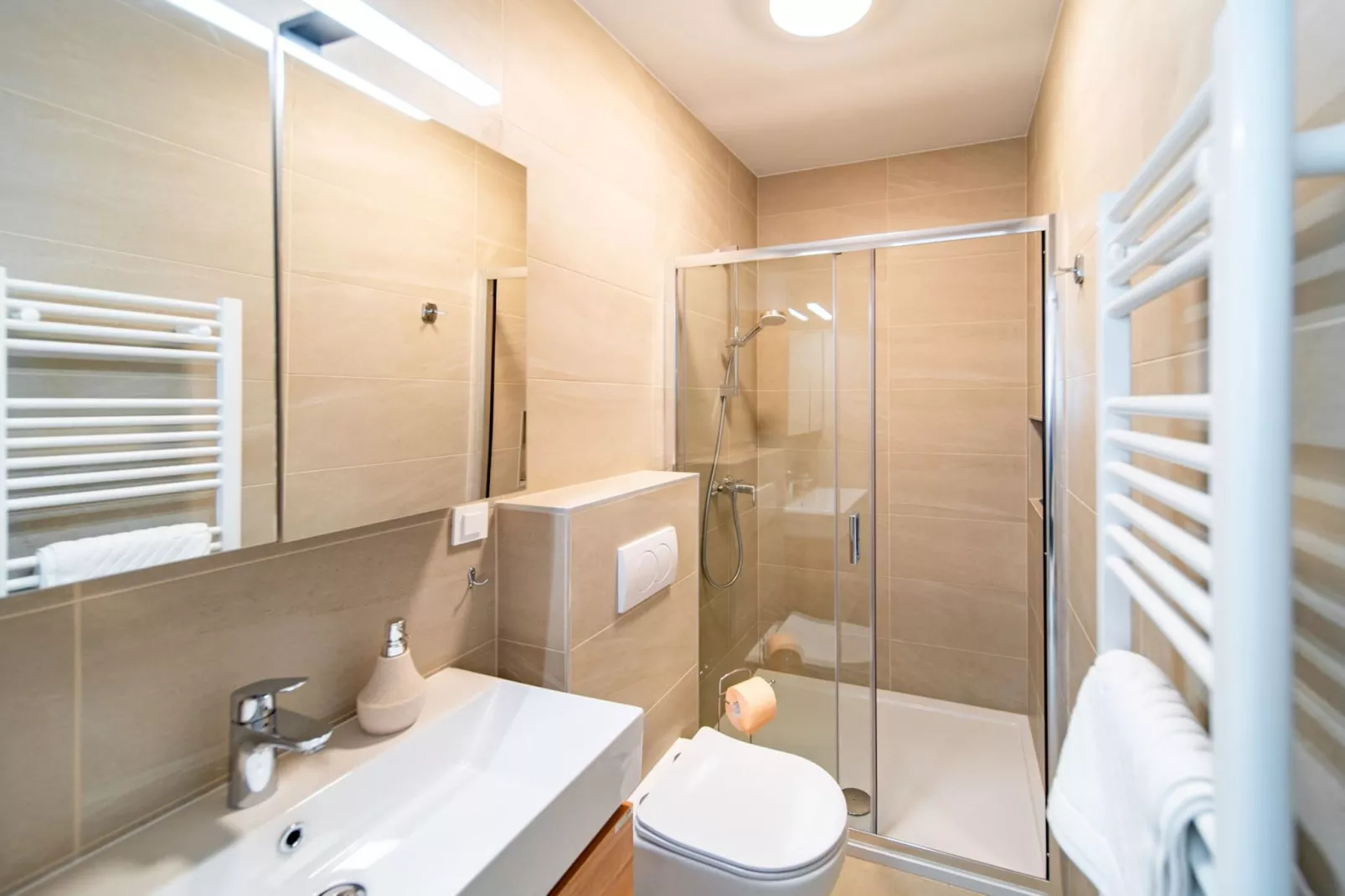 Apartments Arti Homes Rab Banjol - Two Bedroom Apartment With Terrace (Arti 4)-Salle de bain