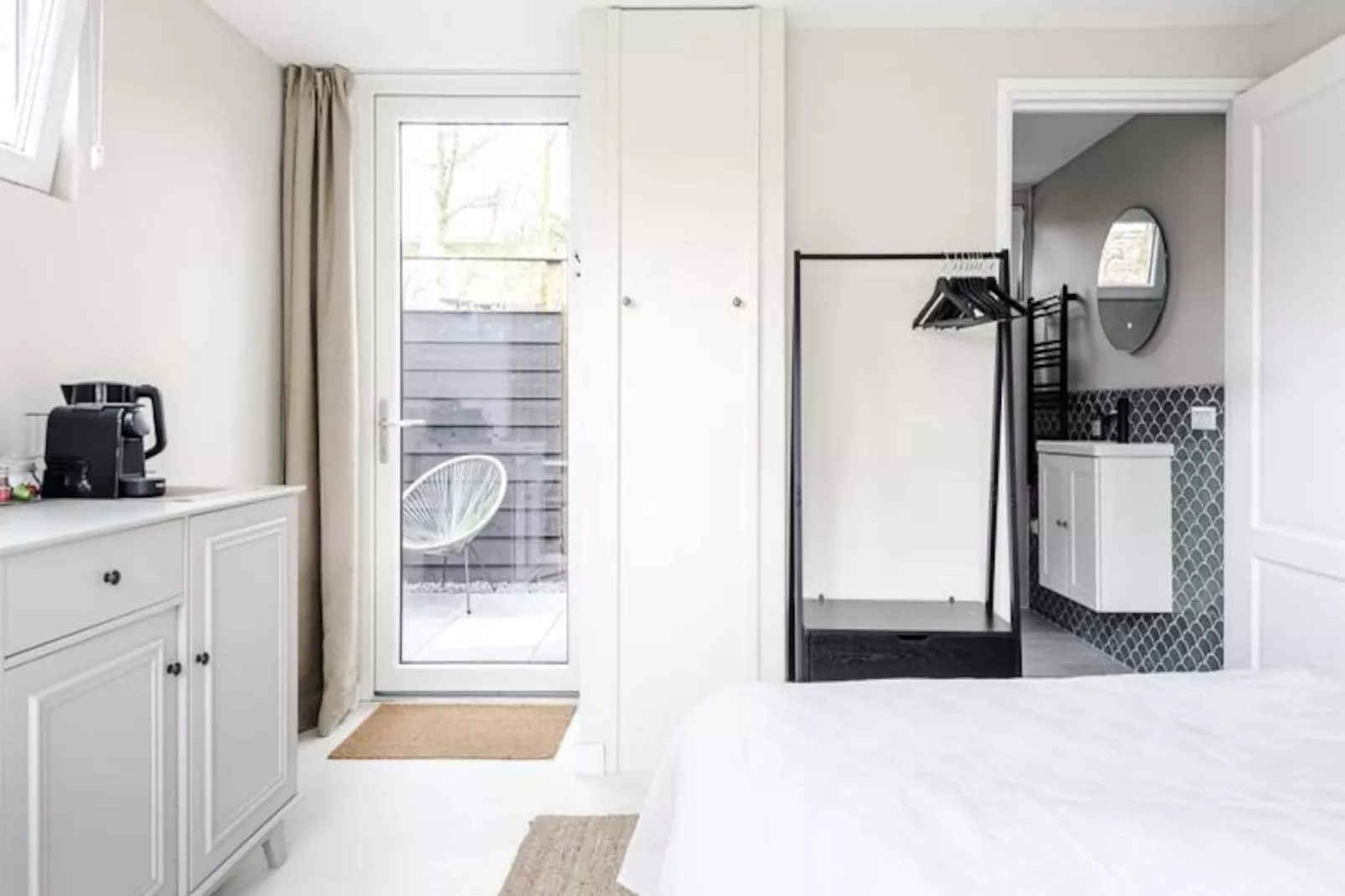 The Garden Suite-Non tagué