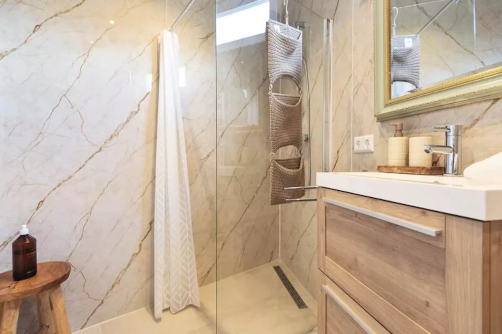 Beachhouse Rina-Untagged