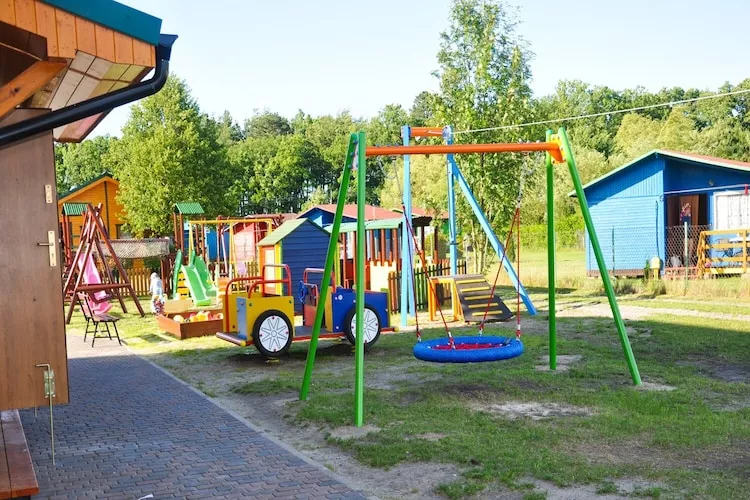 Domki wakacyjne dla max 5 os Karwia-Gardens in summer