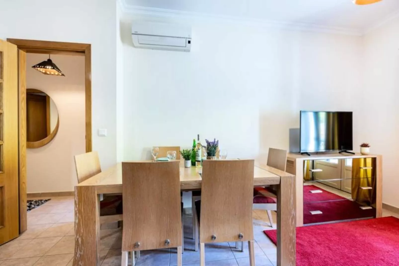 Jacaranda Apartment-Non tagué