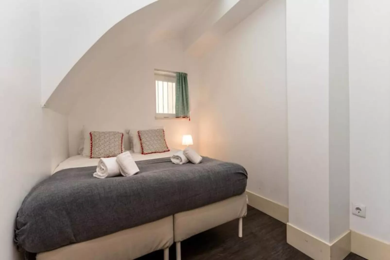 Dourada Townhouse - Olh&atilde;o-Non tagué