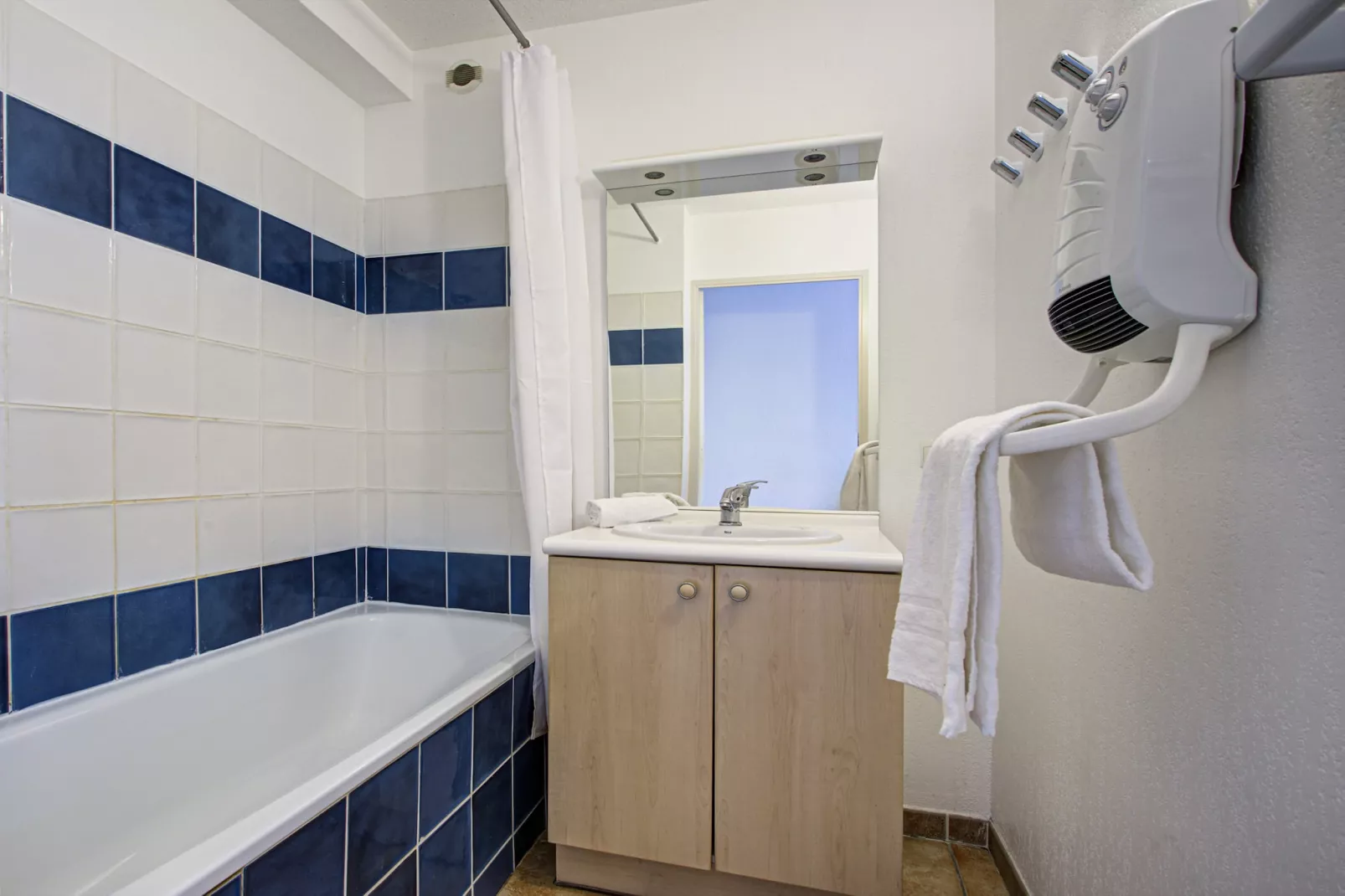 P. Minervois C N°02 - Villa 3P6-Bathroom