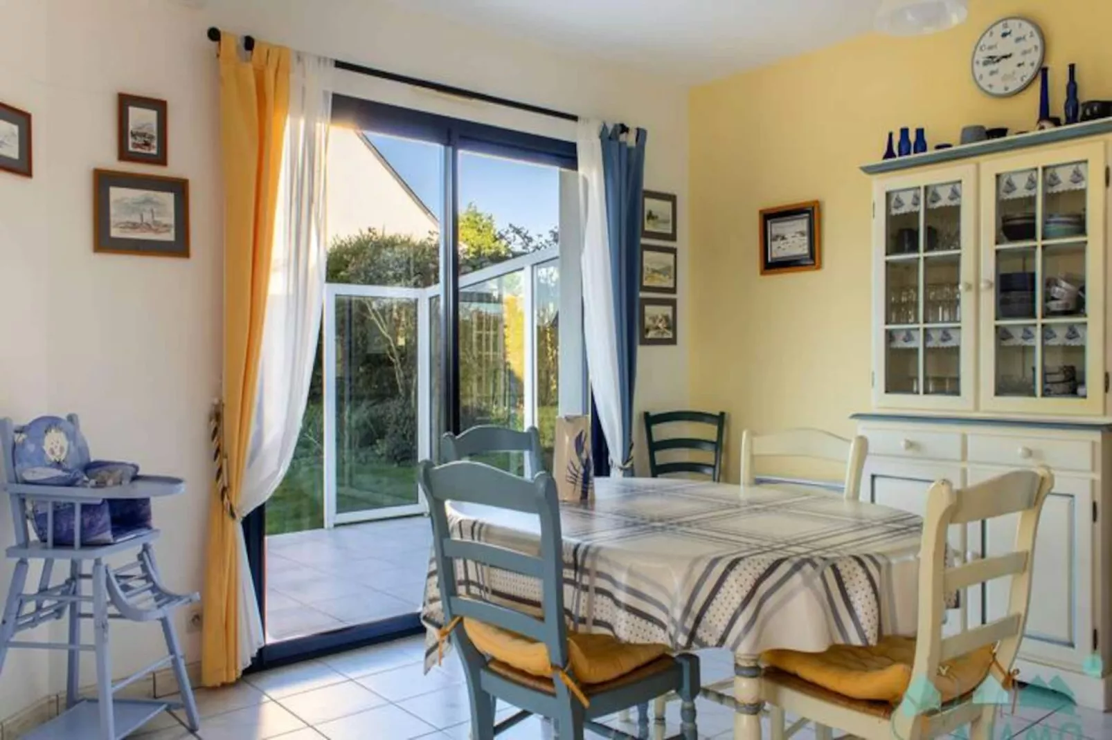 Résidence 305-frehel-Non tagué