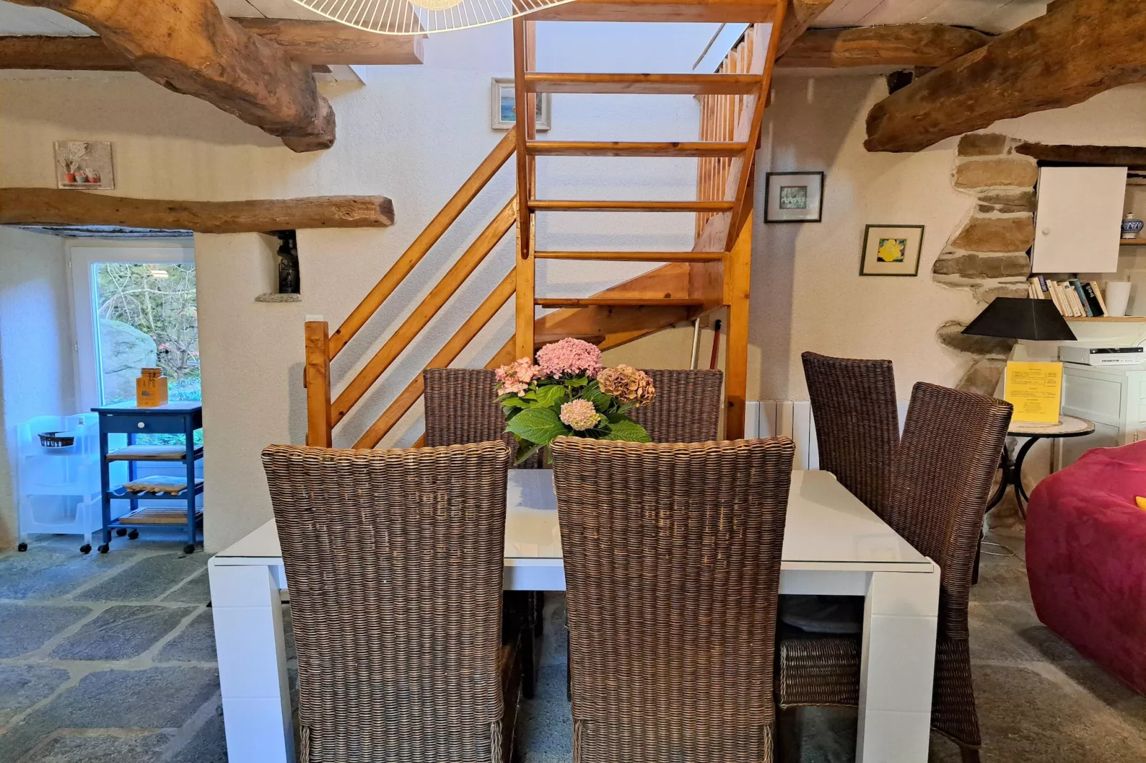Granitsteinhaus in Guimaëc-Dining room