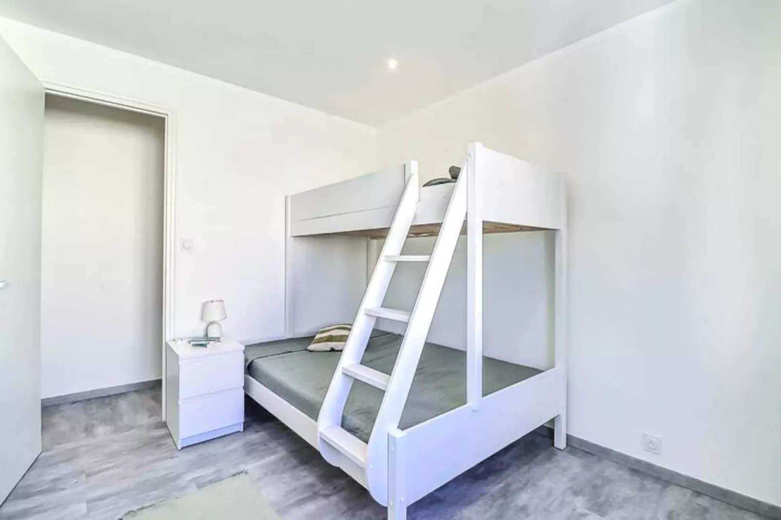 Résidence Les Suzannes-Non tagué