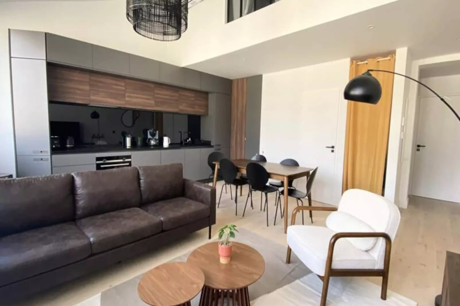 Duplex Prestigieux Au C&oelig;ur Du Triangle D&rsquo;or-Nicht zugeordnet