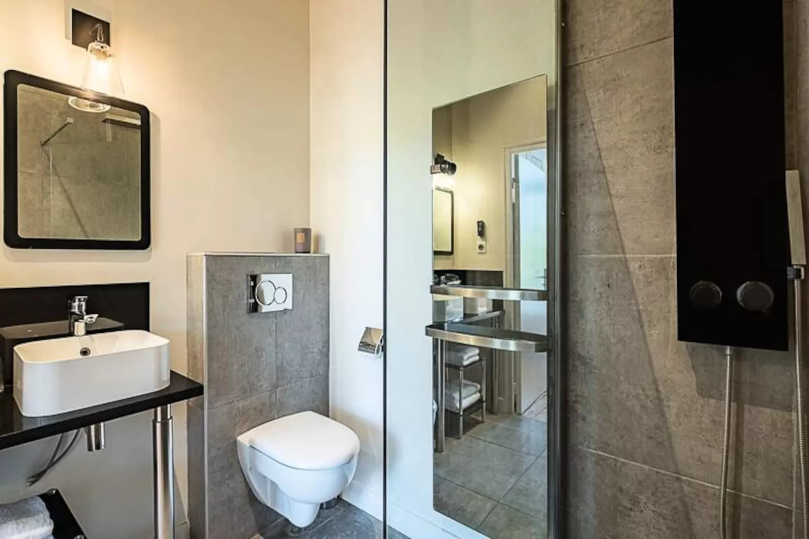 Maison Ingw&euml; - T3 De Charme Pour 6 Personnes Place Gambetta-Untagged