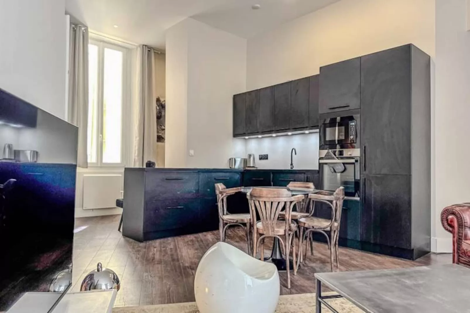 | Le Notre Dame 🎈 - Untagged