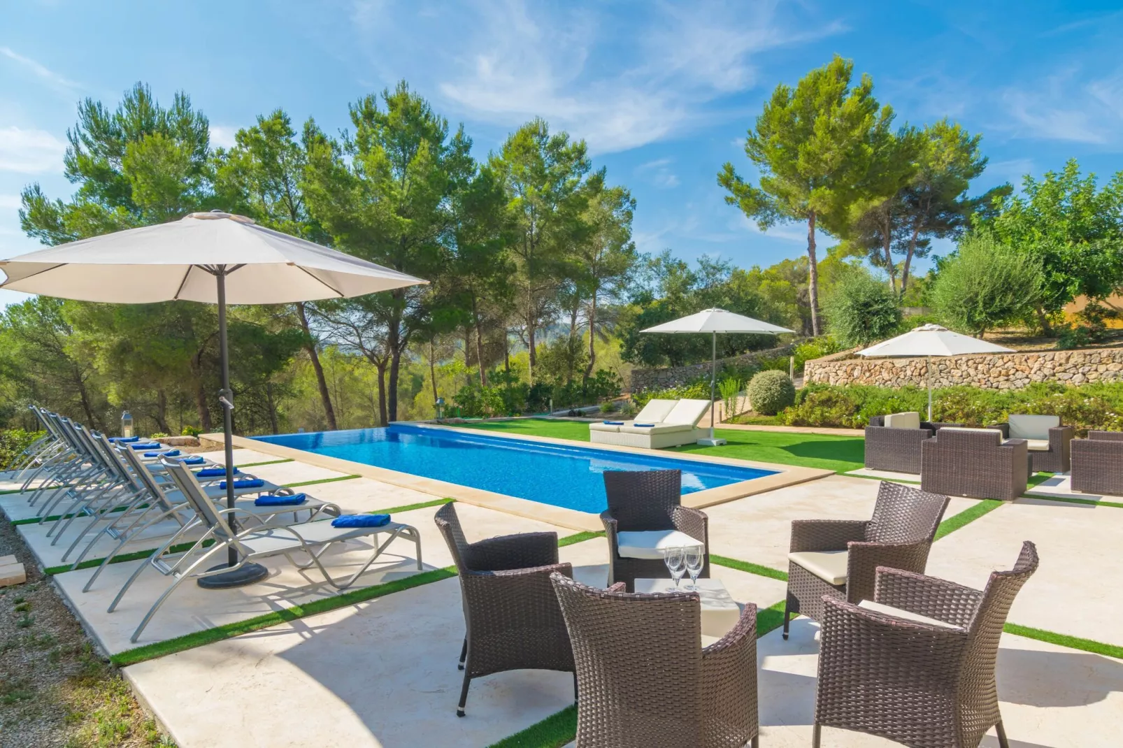 Villa Pins-Außenbereich Sommer