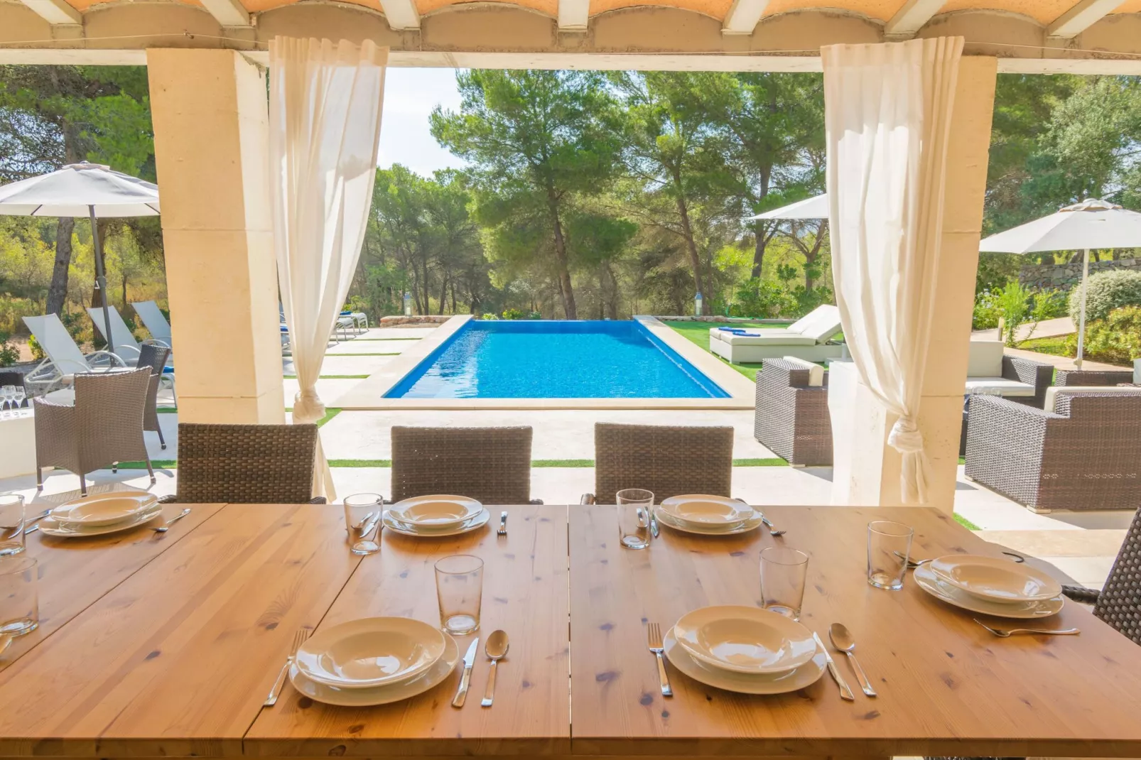 Villa Pins-Außenbereich Sommer