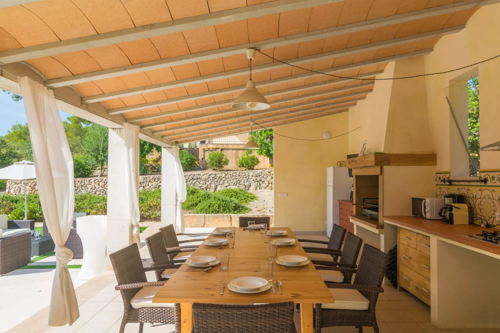 Villa Pins-Außenbereich Sommer